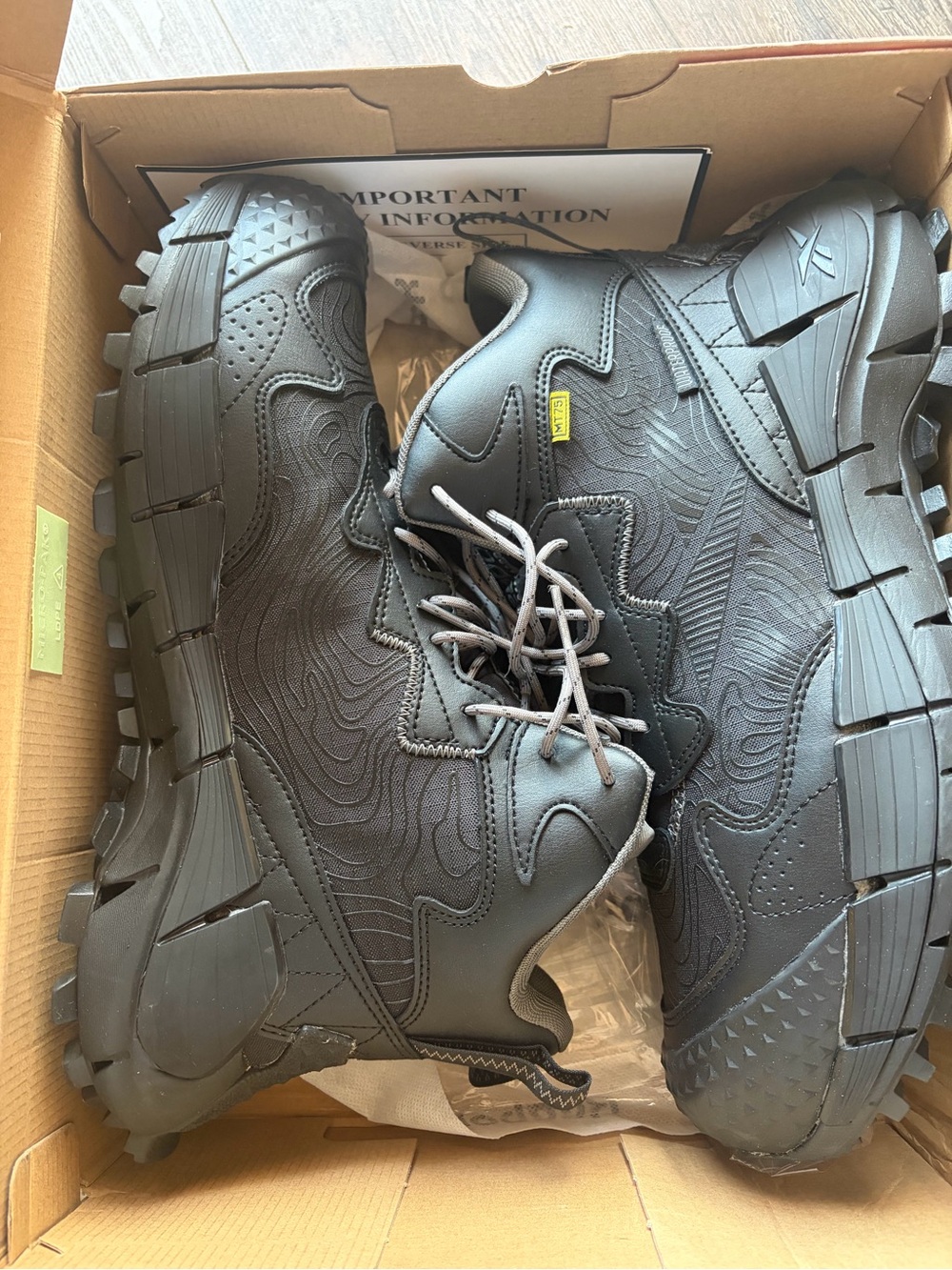 Reebok Men's Black Rugged Trail Sneakers